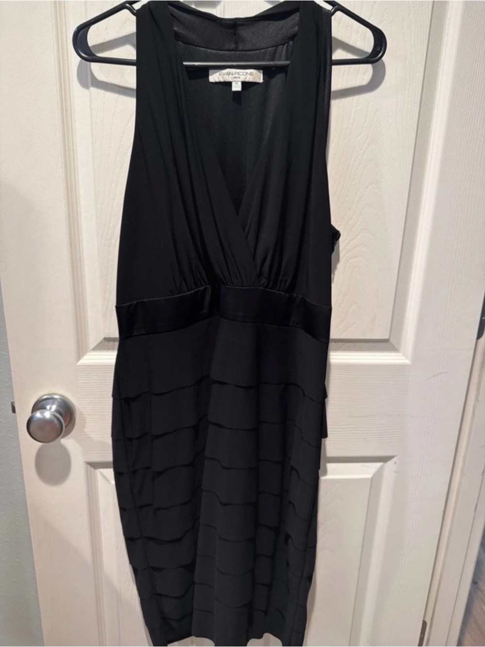 Evan Picone Black Sleeveless V-Neck Tiered Ruffle Dress